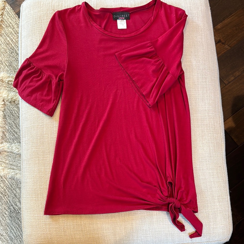 ✅Discreet Red loose ruffle Sleeve Tie Front Blouse, excellent condition